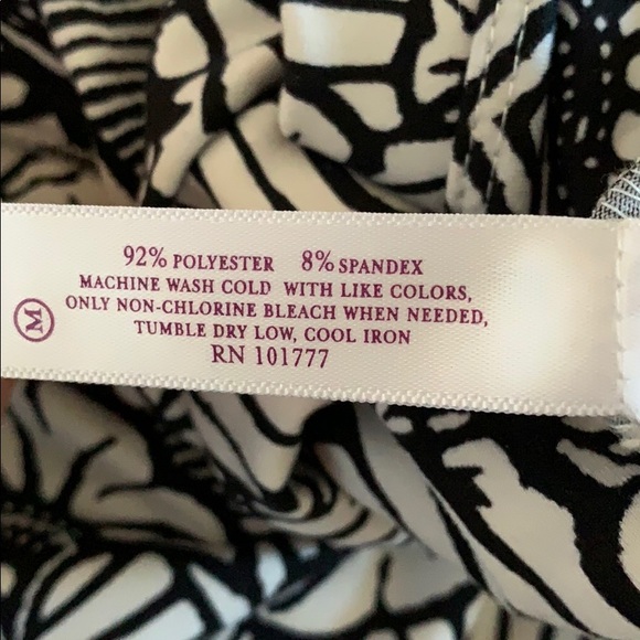 Cute black and white stretchy skirt. - Picture 4 of 4